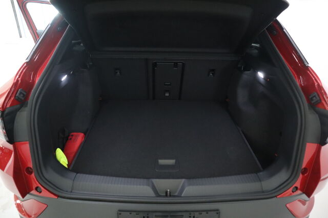Volkswagen ID.4 2025 Pro 4MOTION Elegance 75-v Juhlamalli 210 kW, akku 77 kWh