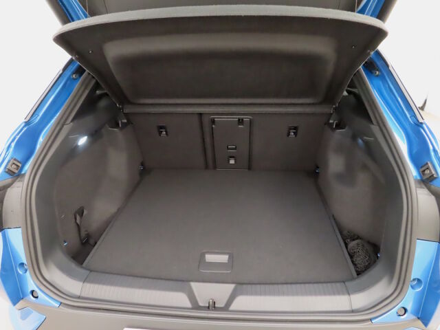 Volkswagen ID.4 2026 Pro 4MOTION Elegance 75-v Juhlamalli 210 kW / 286 hv, akku 77 kWh
