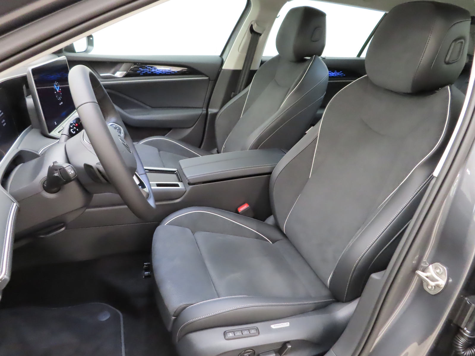 Volkswagen Passat 2025, kuva 5/9