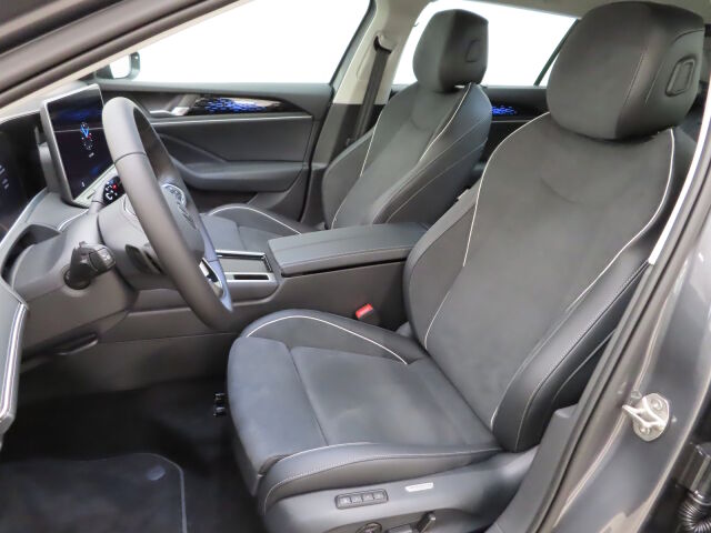 Volkswagen Passat 2025 Variant Elegance 75-v Juhlamalli eHybrid 150 kW DSG-automaatti