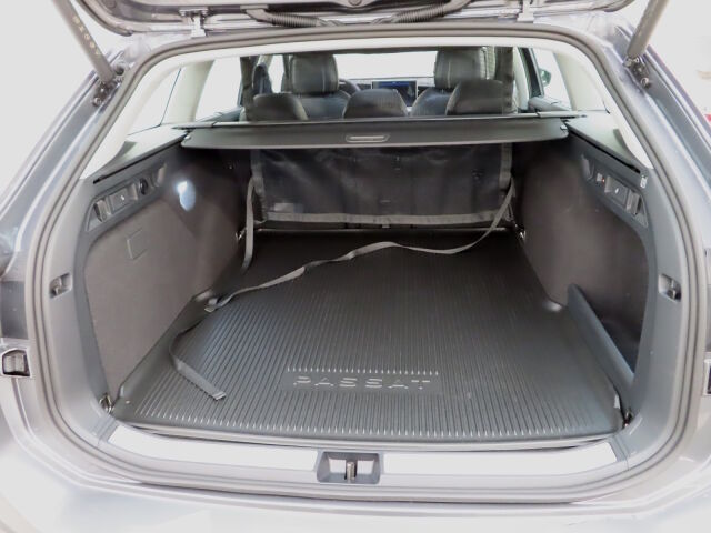 Volkswagen Passat 2025 Variant Elegance 75-v Juhlamalli eHybrid 150 kW DSG-automaatti