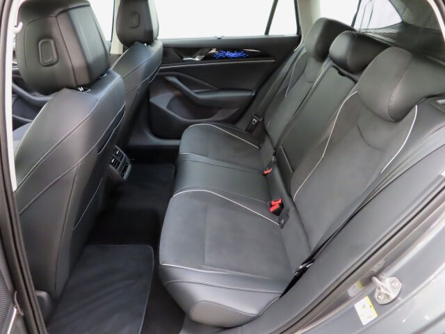 Volkswagen Passat 2025 Variant Elegance 75-v Juhlamalli eHybrid 150 kW DSG-automaatti