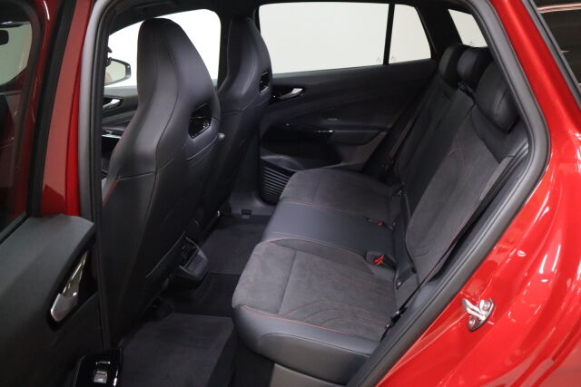 Volkswagen ID.4 2026 GTX 4MOTION 75-v Juhlamalli 250 kW, akku 79 kWh