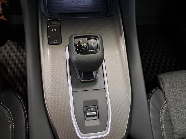 Nissan Qashqai 2026 N-Connecta, Comfort Pack, Two Tone. Esittelyauto nopeaan toimitukseen kaksilla renkailla.