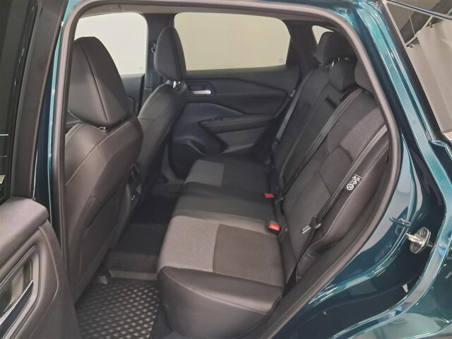 Nissan Qashqai 2026 N-Connecta, Comfort Pack, Two Tone. Esittelyauto nopeaan toimitukseen kaksilla renkailla.