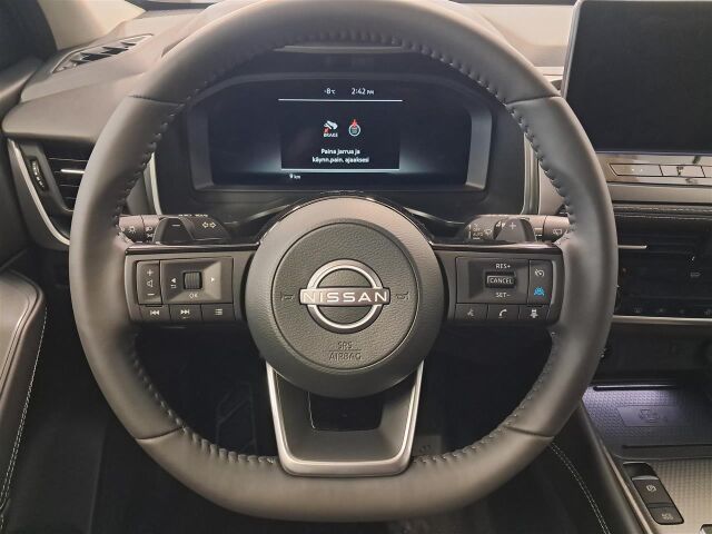 Nissan Qashqai 2026 N-Connecta, Comfort Pack, Two Tone. Esittelyauto nopeaan toimitukseen kaksilla renkailla.