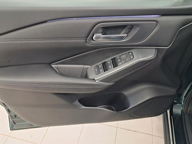 Nissan Qashqai 2026 N-Connecta, Comfort Pack, Two Tone. Esittelyauto nopeaan toimitukseen kaksilla renkailla.