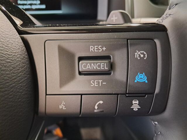 Nissan Qashqai 2026 N-Connecta, Comfort Pack, Two Tone. Esittelyauto nopeaan toimitukseen kaksilla renkailla.