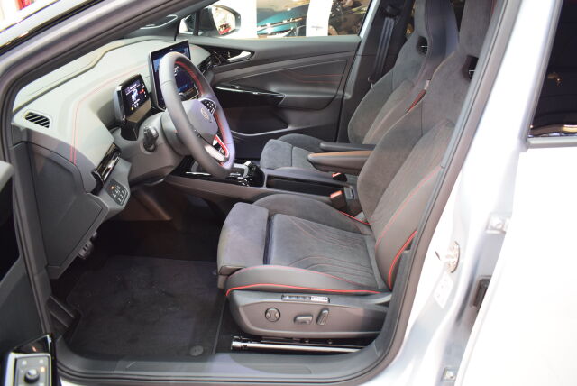Volkswagen ID.4 2025 GTX 4MOTION 75-v Juhlamalli 250 kW, akku 79 kWh *Talvirenkaat 750€ *Heti toimitukseen!*