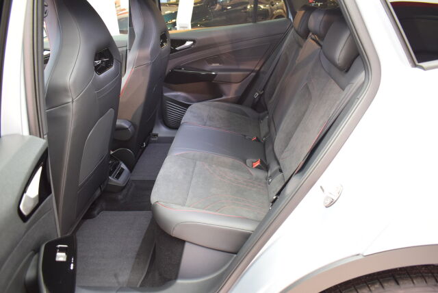 Volkswagen ID.4 2025 GTX 4MOTION 75-v Juhlamalli 250 kW, akku 79 kWh *Talvirenkaat 750€ *Heti toimitukseen!*