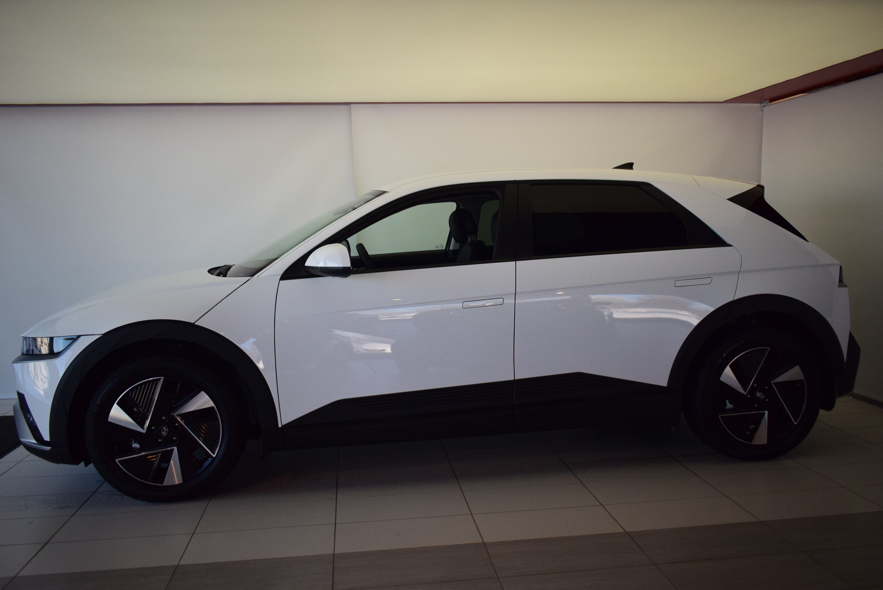 Hyundai Ioniq 5 84 kWh 325 hv AWD Style 2026, kuva 2/9