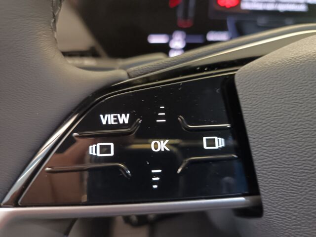 Audi Q6 e-tron 2026 Sportback quattro Vorsprung Edition. Takuu 5 vuotta / 100.000 km