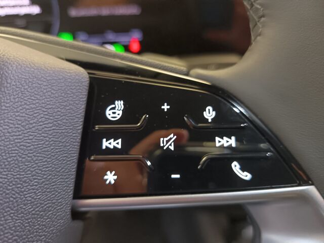 Audi Q6 e-tron 2026 Sportback quattro Vorsprung Edition. Takuu 5 vuotta / 100.000 km