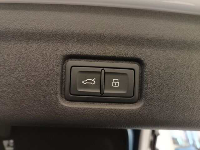 Audi Q6 e-tron 2026 Sportback quattro Vorsprung Edition. Takuu 5 vuotta / 100.000 km