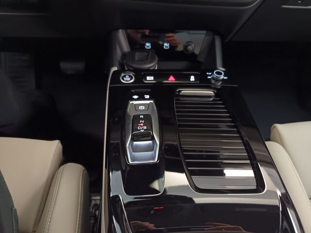 Audi Q6 e-tron 2026 Sportback quattro Vorsprung Edition. Takuu 5 vuotta / 100.000 km