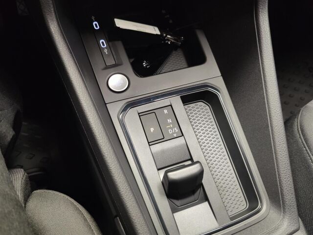 Volkswagen Caddy 2026 Maxi Life Business 75-v Juhlamalli 1,5 TSI OPF eHybrid 110kW DSG