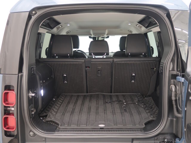 Land Rover Defender 2022 110 P400e Plug-in Hybrid SE
