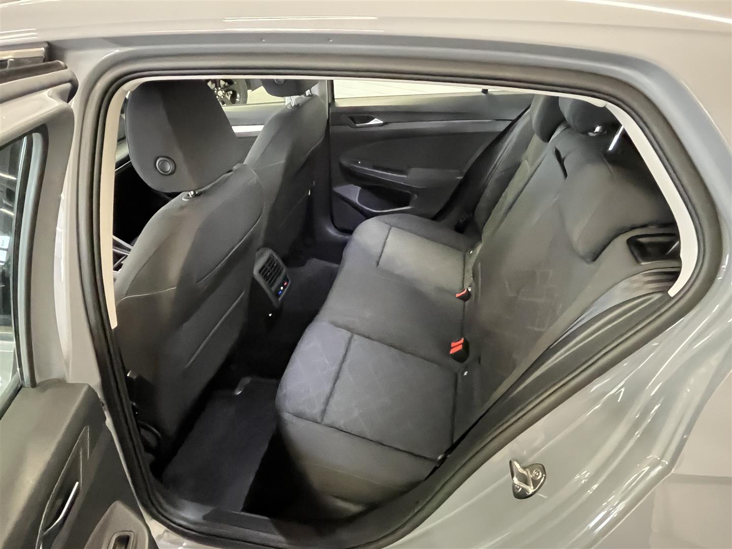 Volkswagen Golf 1,0 TSI 81 kW 2021, kuva 6/20