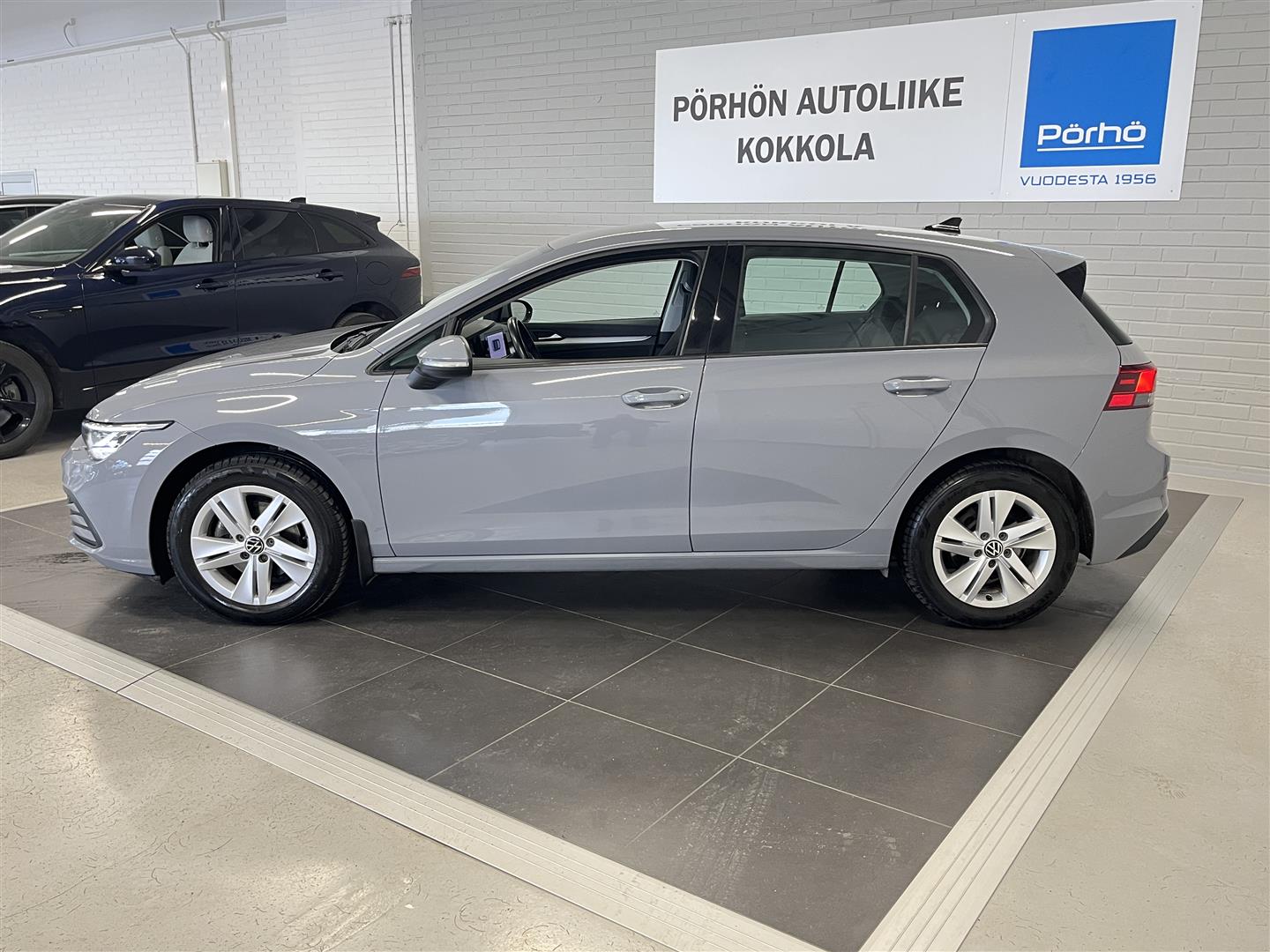 Volkswagen Golf 1,0 TSI 81 kW 2021, kuva 2/20