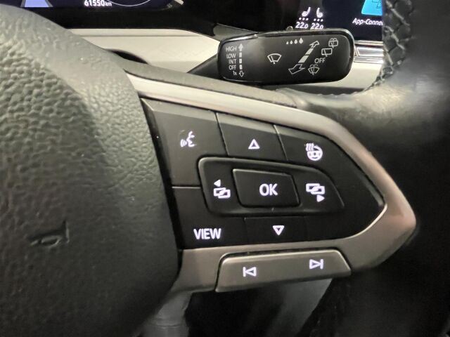 VOLKSWAGEN Golf 2021 1,0 TSI 81 kW