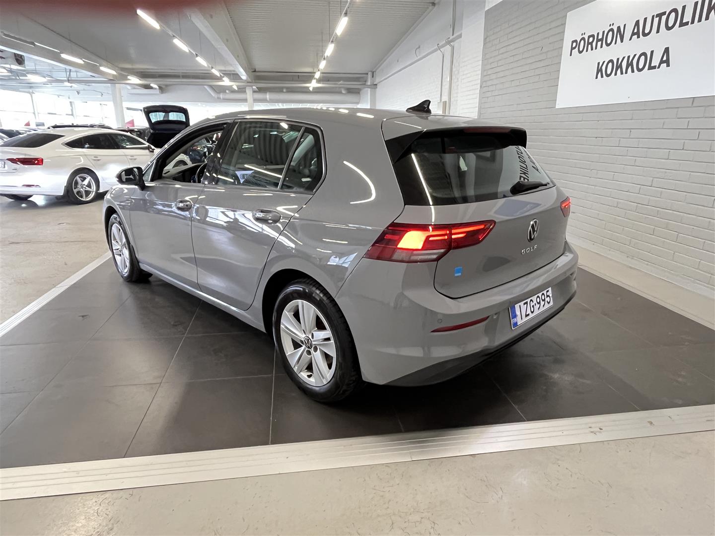 Volkswagen Golf 1,0 TSI 81 kW 2021, kuva 3/20