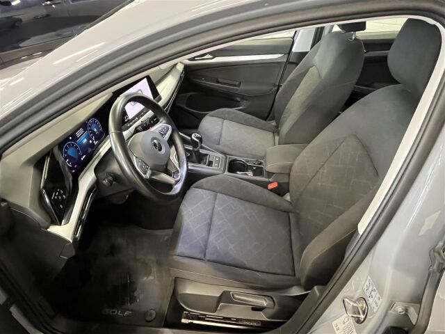 VOLKSWAGEN Golf 2021 1,0 TSI 81 kW