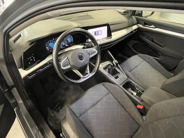 VOLKSWAGEN Golf 2021 1,0 TSI 81 kW