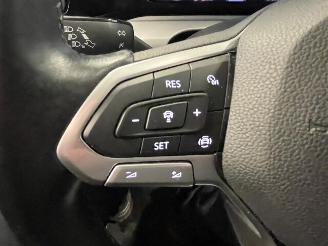 VOLKSWAGEN Golf 2021 1,0 TSI 81 kW