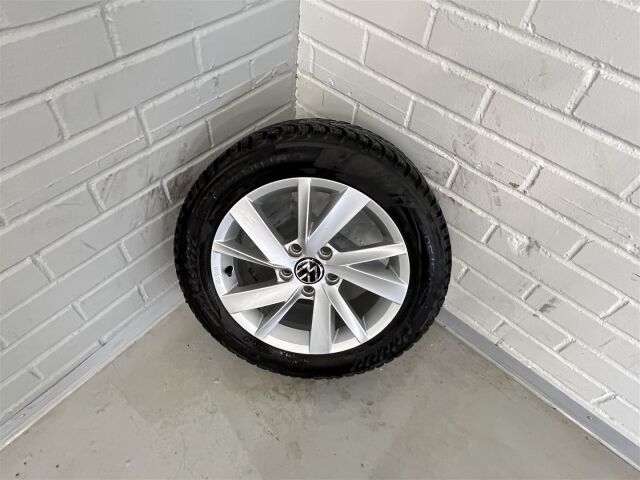 VOLKSWAGEN Golf 2021 1,0 TSI 81 kW