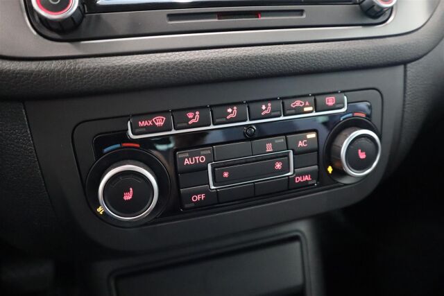VOLKSWAGEN Tiguan 2011 Sport & Style 2,0 TDI 103 kW (140 hv) 4MOTION DSG-automaatti