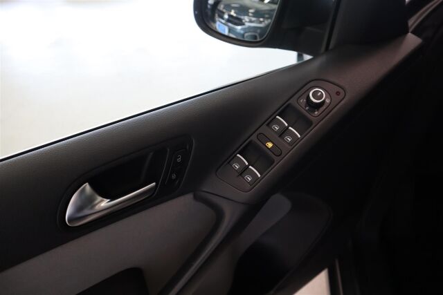 VOLKSWAGEN Tiguan 2011 Sport & Style 2,0 TDI 103 kW (140 hv) 4MOTION DSG-automaatti