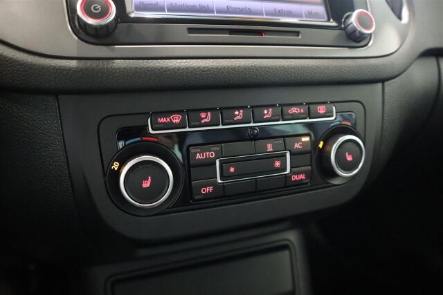 VOLKSWAGEN Tiguan 2011 Sport & Style 2,0 TDI 103 kW (140 hv) 4MOTION DSG-automaatti