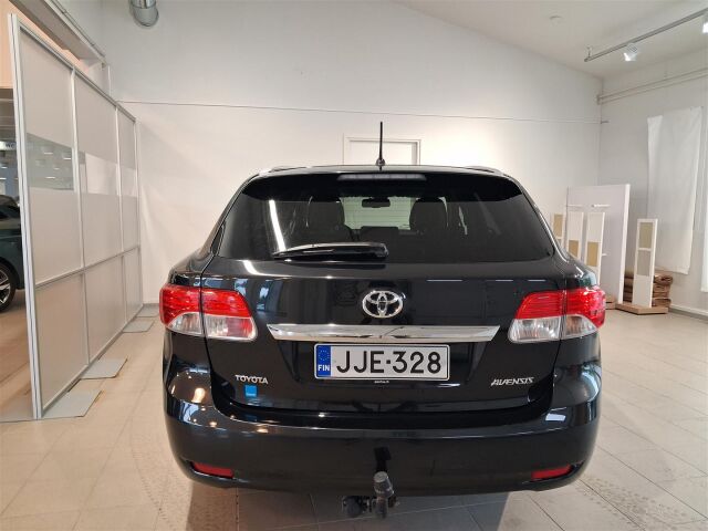 TOYOTA Avensis 2013 2,0 D-4D DPF Active Wagon