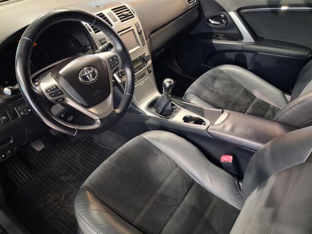TOYOTA Avensis 2013 2,0 D-4D DPF Active Wagon