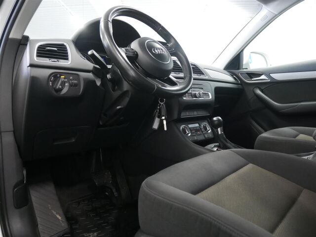 AUDI Q3 2014 Business II 1,4 TFSI 110 kW S tronic