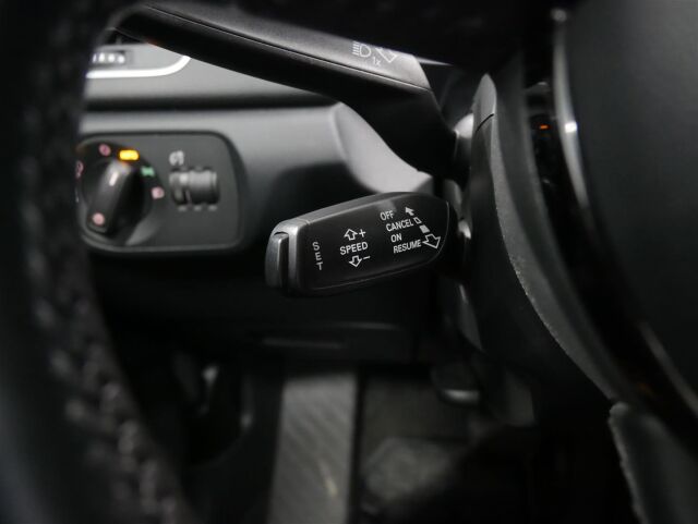 AUDI Q3 2014 Business II 1,4 TFSI 110 kW S tronic
