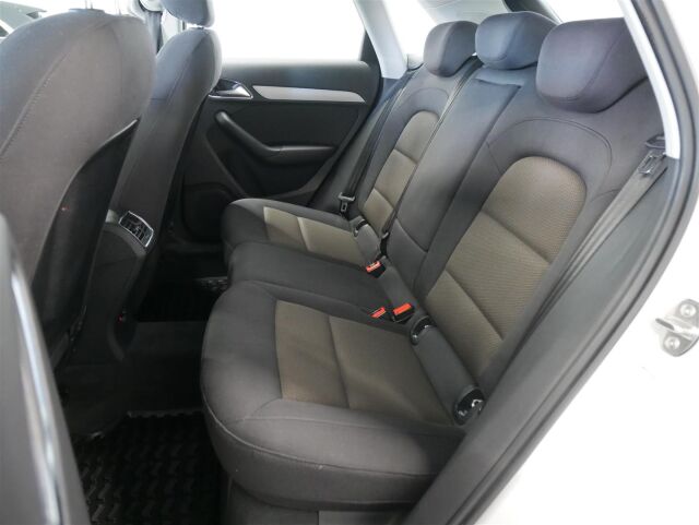 AUDI Q3 2014 Business II 1,4 TFSI 110 kW S tronic