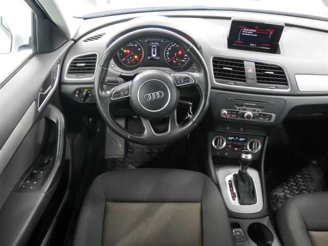 AUDI Q3 2014 Business II 1,4 TFSI 110 kW S tronic