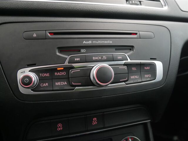 AUDI Q3 2014 Business II 1,4 TFSI 110 kW S tronic