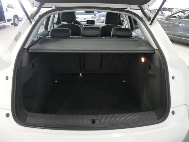 AUDI Q3 2014 Business II 1,4 TFSI 110 kW S tronic