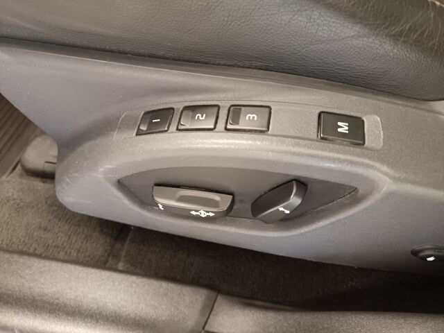VOLVO XC60 2016 D4 AWD Summum aut**OIKHEIN KOMIA PELI OIKIALLA MOOTTORILLA**