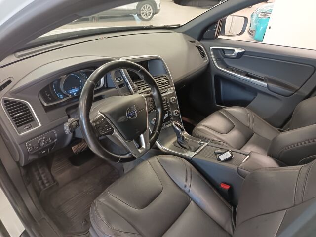 VOLVO XC60 2016 D4 AWD Summum aut**OIKHEIN KOMIA PELI OIKIALLA MOOTTORILLA**