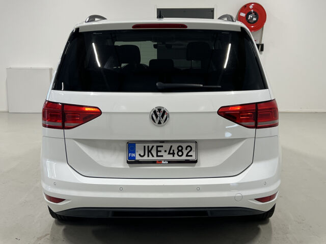 VOLKSWAGEN Touran 2017 Comfortline 1,6 TDI Aut *7Hlö *Sis ALV *Aktiivicruise *Navi *Koukku *Webasto