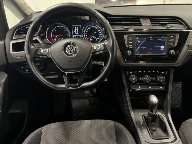 VOLKSWAGEN Touran 2017 Comfortline 1,6 TDI Aut *7Hlö *Sis ALV *Aktiivicruise *Navi *Koukku *Webasto