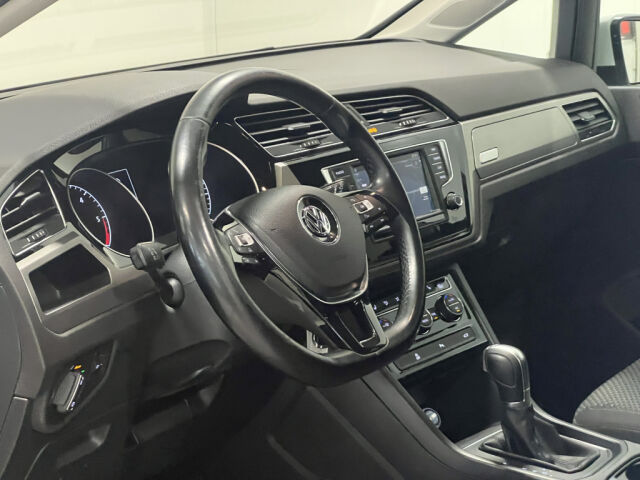 VOLKSWAGEN Touran 2017 Comfortline 1,6 TDI Aut *7Hlö *Sis ALV *Aktiivicruise *Navi *Koukku *Webasto