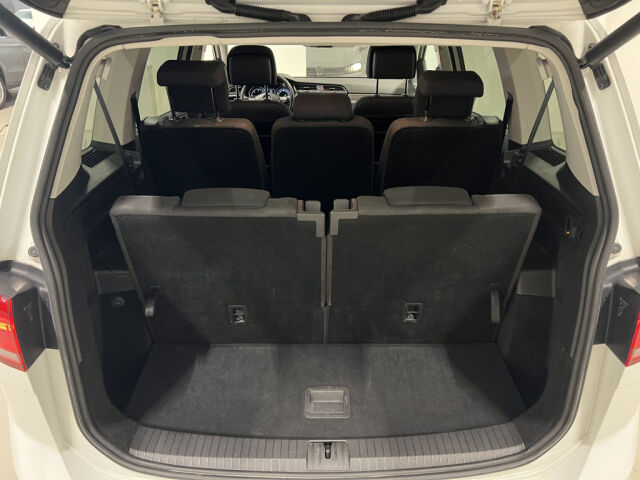 VOLKSWAGEN Touran 2017 Comfortline 1,6 TDI Aut *7Hlö *Sis ALV *Aktiivicruise *Navi *Koukku *Webasto