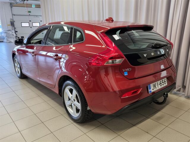 VOLVO V40 2017 T2 Business aut / Webasto / Koukku / Tutka / Vähän Ajettu!