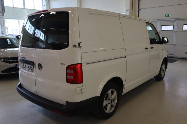 VOLKSWAGEN Transporter 2017 umpipakettiauto Lyhyt 2,0 TDI 62 kW  ALV-vähennyskelpoinen!