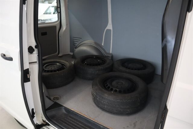 VOLKSWAGEN Transporter 2017 umpipakettiauto Lyhyt 2,0 TDI 62 kW  ALV-vähennyskelpoinen!