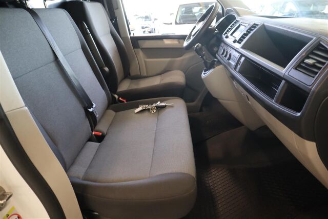VOLKSWAGEN Transporter 2017 umpipakettiauto Lyhyt 2,0 TDI 62 kW  ALV-vähennyskelpoinen!